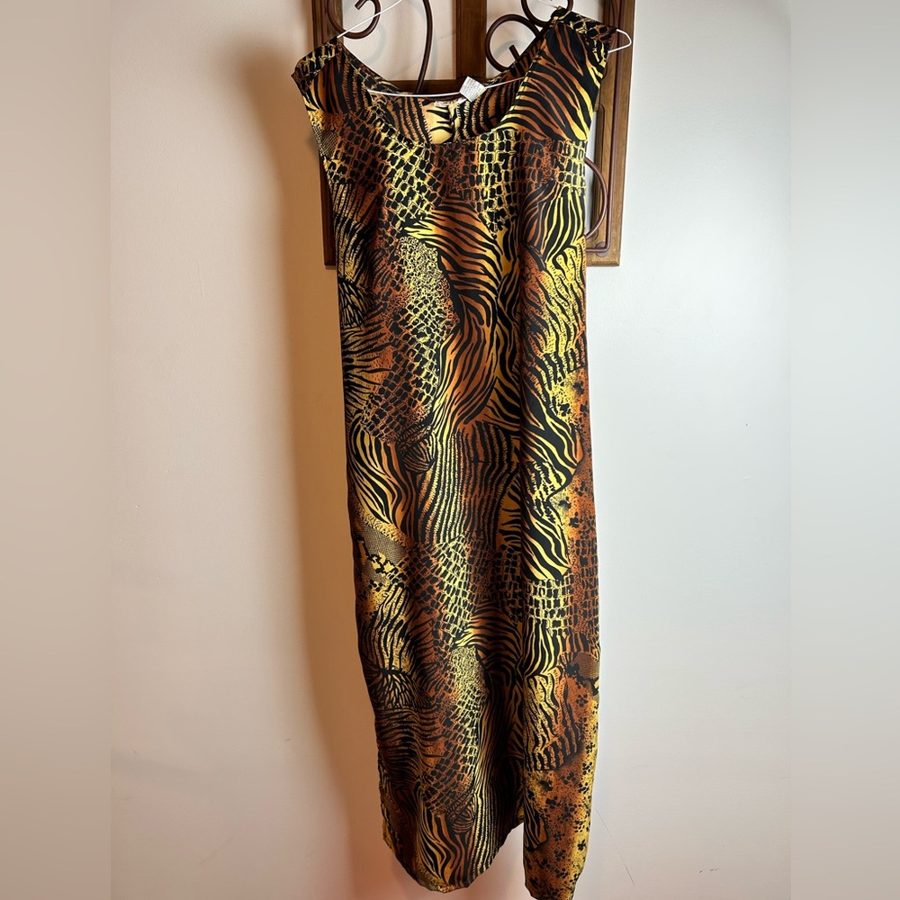 Dress‎
